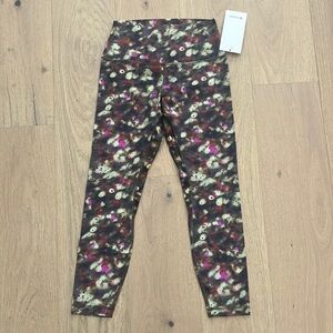 NWT Lululemon Align high rise leggings, 25”. Size 8.